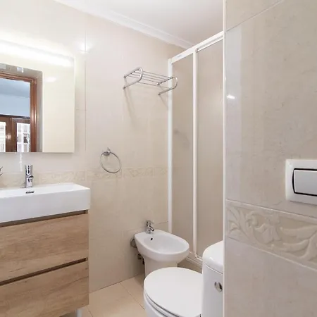 Holiday home Global Properties, En *